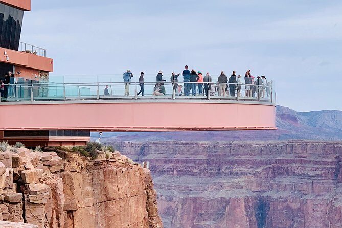 Grand Canyon Tour in Spanish with Skywalk and Hoover Dam included - Hoover Dam Photo Stops and the Mike O’Callaghan–Pat Tillman Bridge