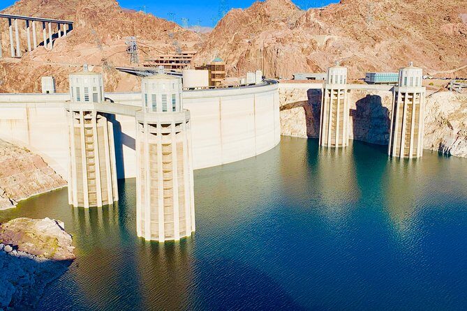 Grand Canyon Tour in Spanish with Skywalk and Hoover Dam included - The Drive Through Mojave Desert and Joshua Tree Scenery