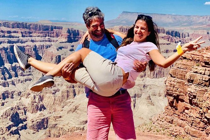 Grand Canyon Tour in Spanish with Skywalk and Hoover Dam included - Who This Tour Suits Best (And Who Might Feel Cramped)