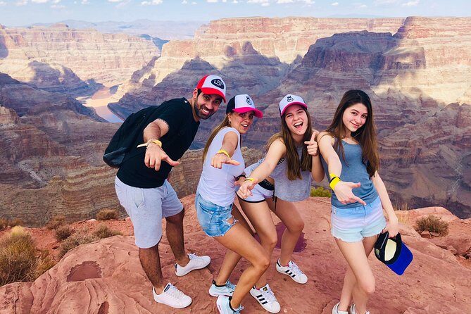 Grand Canyon Tour in Spanish with Skywalk and Hoover Dam included - Grand Canyon Skywalk: The Main Event and What to Expect