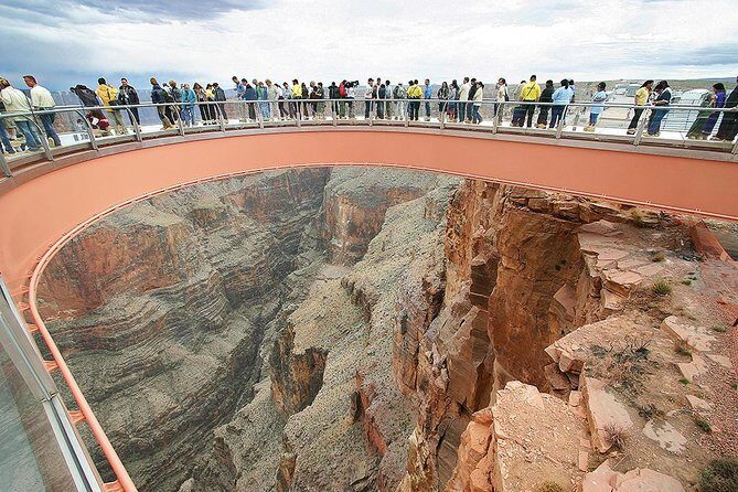 Grand Canyon West + Hoover Dam Photo Stop + Optional Skywalk Tour - Pickup Reality: Hotels, Walking to the Right Spot, and Busy Morning Energy