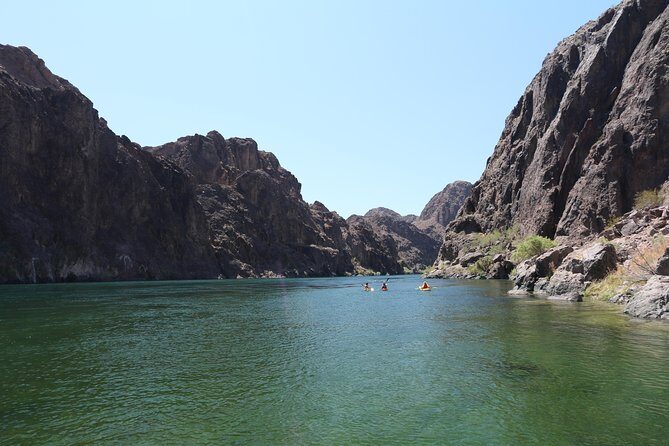 Hoover Dam & Black Canyon Full-Day Guided Kayak Tour - Picnic lunch on a secluded beach: fuel for the last push
