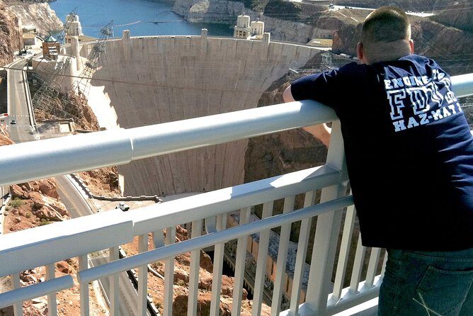 Hoover Dam Comedy Tour with Lunch and Comedy Club Tickets - Lunch Near the Dam: Simple, Hot, and Timed for the Return