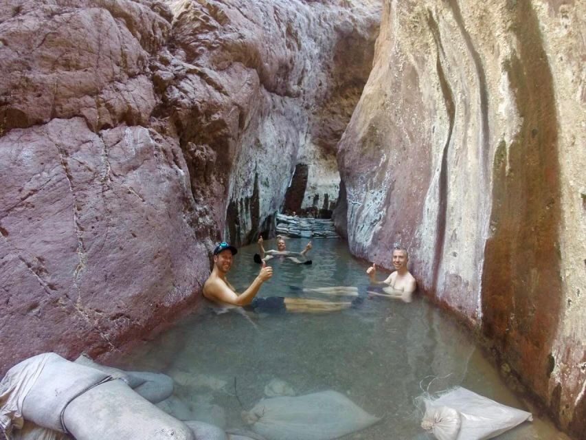 Hoover Dam Kayak Tour & Hike - shuttle from Las Vegas - Waterfalls, Emerald Cave, and Wildlife Stops