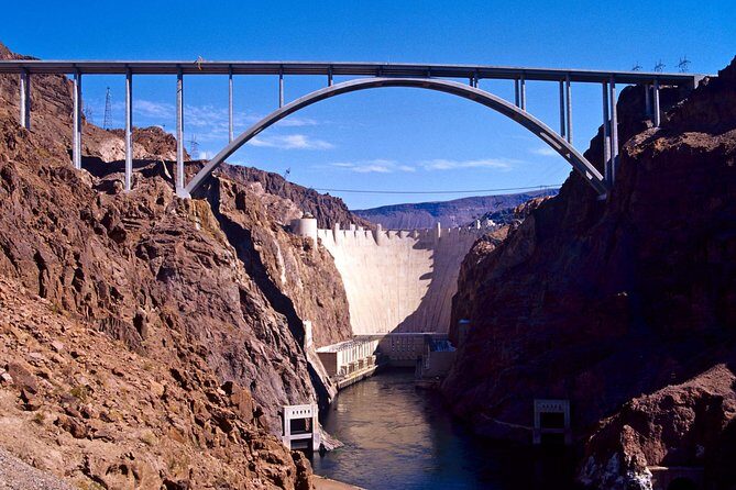 Hoover Dam Tour from Las Vegas with Hot Breakfast - The 33-mile desert drive: Lake Mead views and quick context
