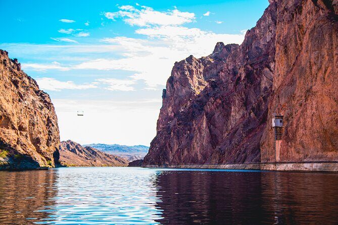 Hoover Dam Walk & Emerald Cave Kayak Combo with Lunch - Willow Beach Marina: where kayaking starts and you get your sea legs