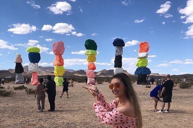 Hoover Dam with Walk On Top Tour and Seven Magic Mountains Stop - What the Best Guides Do: Turning Stops Into Stories