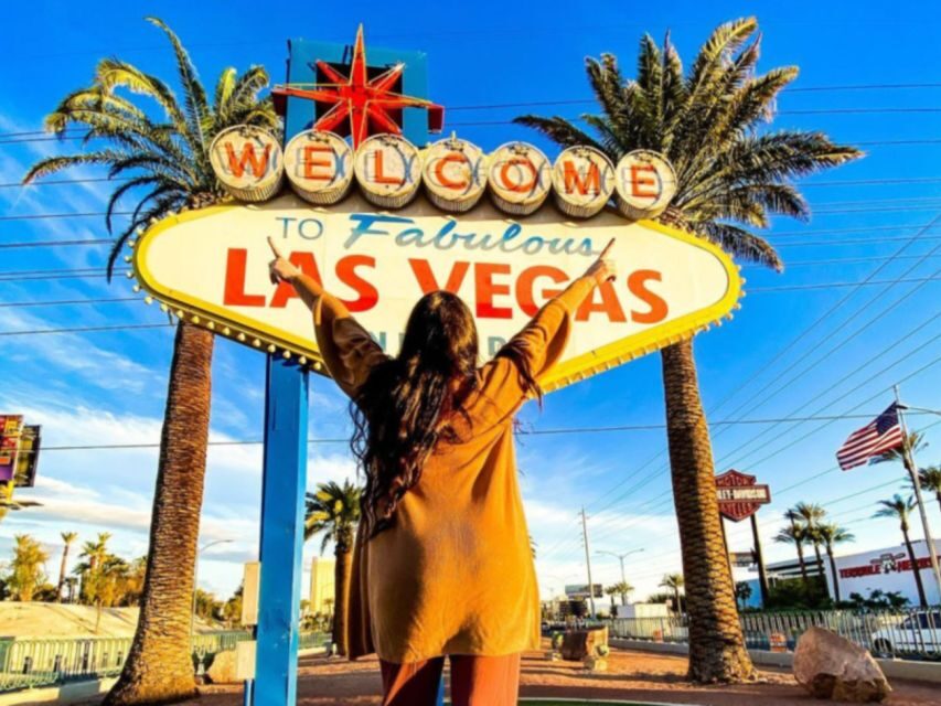 Las Vegas: Grand Canyon, Hoover Dam & 7 Magic Mountains Tour - Welcome to Las Vegas sign: fast, iconic, and efficient