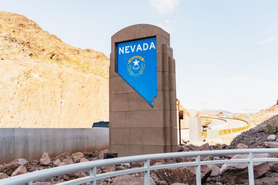 Las Vegas: Grand Canyon, Hoover Dam & Seven Magic Mountains - The guided experience: live commentary and interactive moments