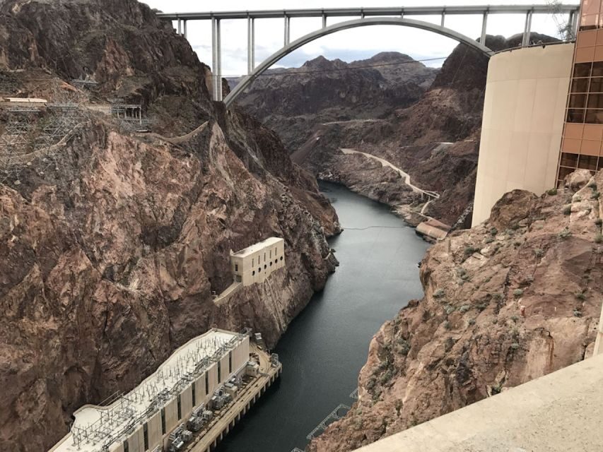 Las Vegas: Hoover Dam and Colorado River Full-Day Kayak Tour - Short hikes that teach you what the river actually does