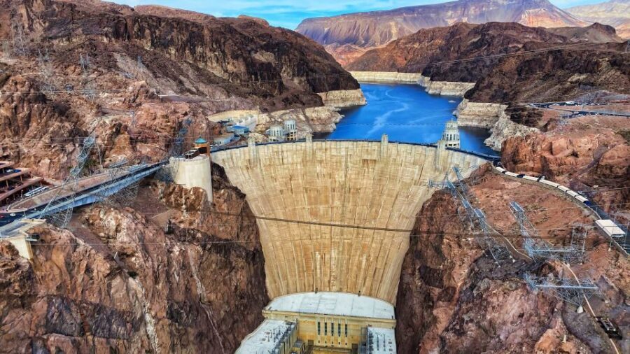 Las Vegas: Hoover Dam and Seven Magic Mountains Tour - A half-day route that strings together three big wins