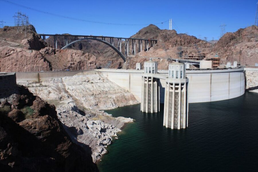 Las Vegas: Hoover Dam Express Tour - Hotel pickup, the Las Vegas sign photo stop, and settling in fast