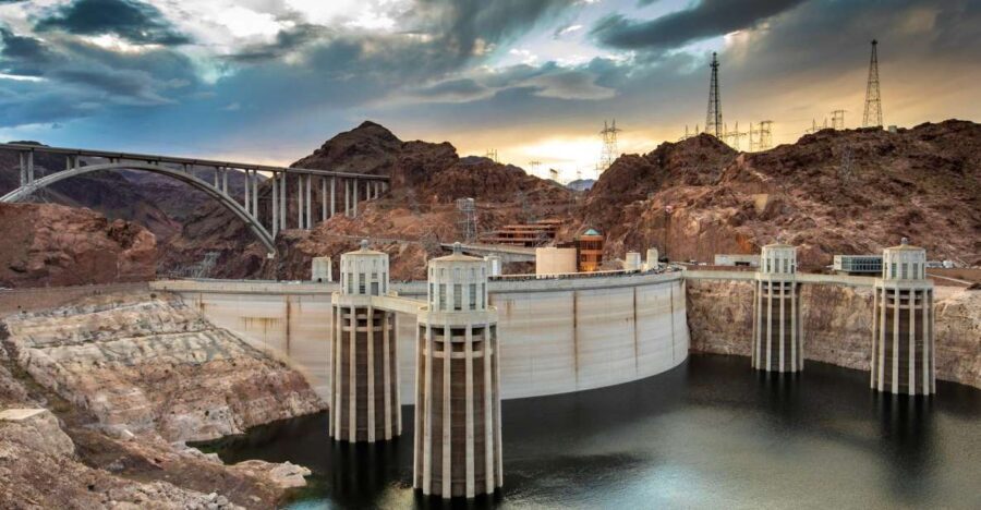 Las Vegas: Hoover Dam Tour with American-Style Hot Breakfast - Breakfast Snack, Bottled Water, and Keeping Your Energy Steady