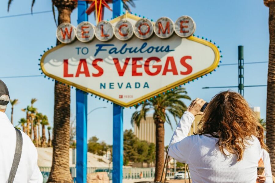 Las Vegas: Hoover Dam Ultimate VIP Tour with Lunch - From Casino Pickups to Hoover Dam: How the Day Flows