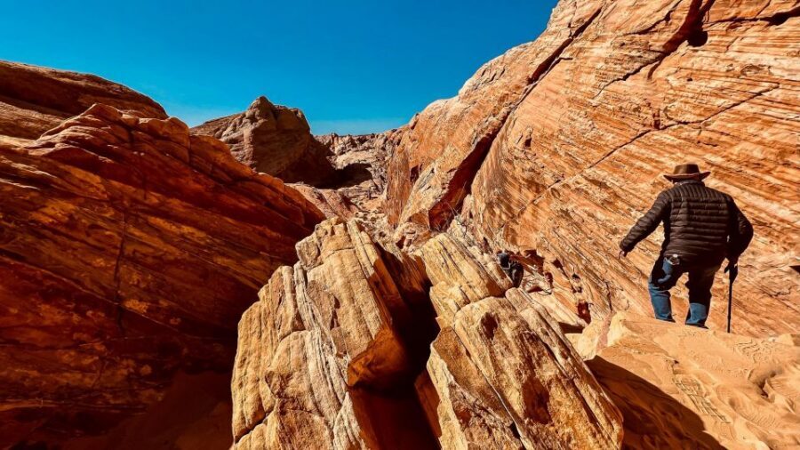 Las Vegas: Hoover Dam, Valley of Fire, Boulder City Day Tour - Hoover Dam up close: guided walk, photo stops, and real scale