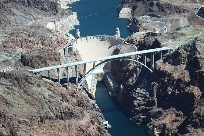Red Rock Canyon, Nelson Ghost town,7 Magic Mountains, Hoover Dam - Seven Magic Mountains: short stop, strong photo payoff