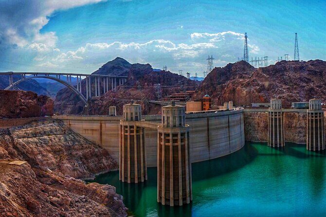 Small Group Grand Canyon, Hoover Dam, 7 Magic Mountains VIP Tour - How the small-group format changes the day