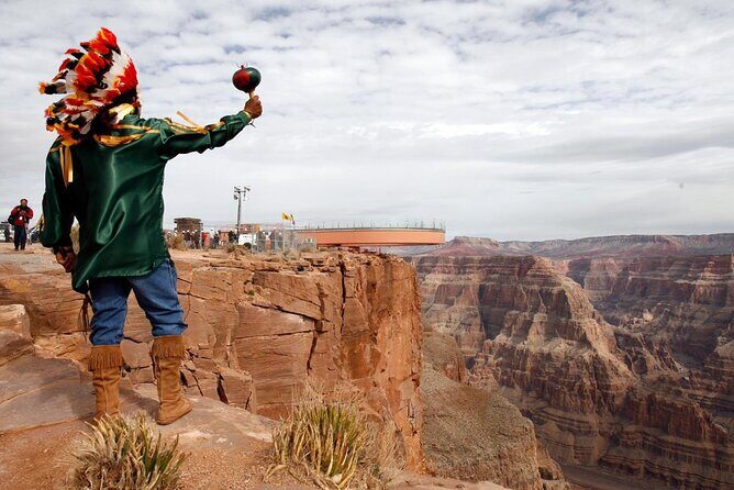 Small Group Grand Canyon, Hoover Dam and 7 Magic Mountains Tour - What to Wear and Pack for a Day That Moves