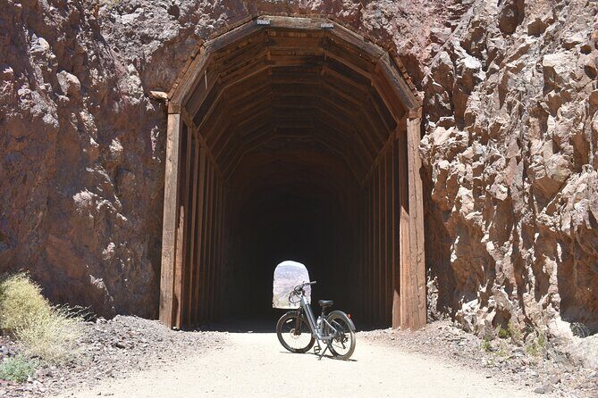 Ultimate Las Vegas Electric Bike Tour to Hoover Dam - The guides matter: what the small-group feel gets you